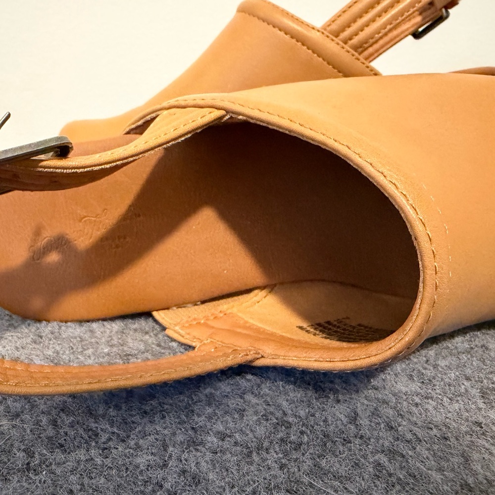 Tan Universal Threadsplatform Clogs - image 3